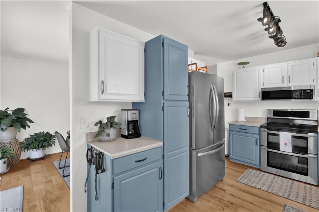 3564 Millie Lane Pfafftown, NC 27040 - Photo 17 of 40 Kitchen