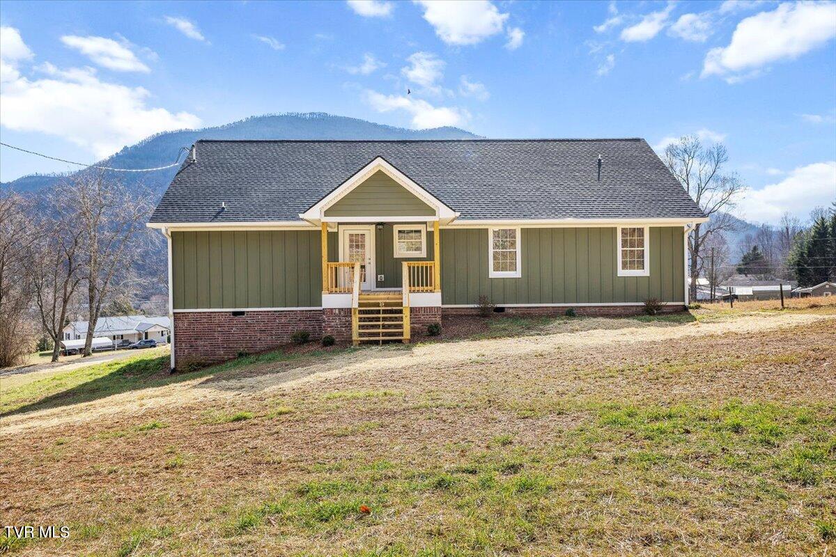116 Coleman Road Hampton, TN 37658 - Photo 7 of 40 38-128A8176