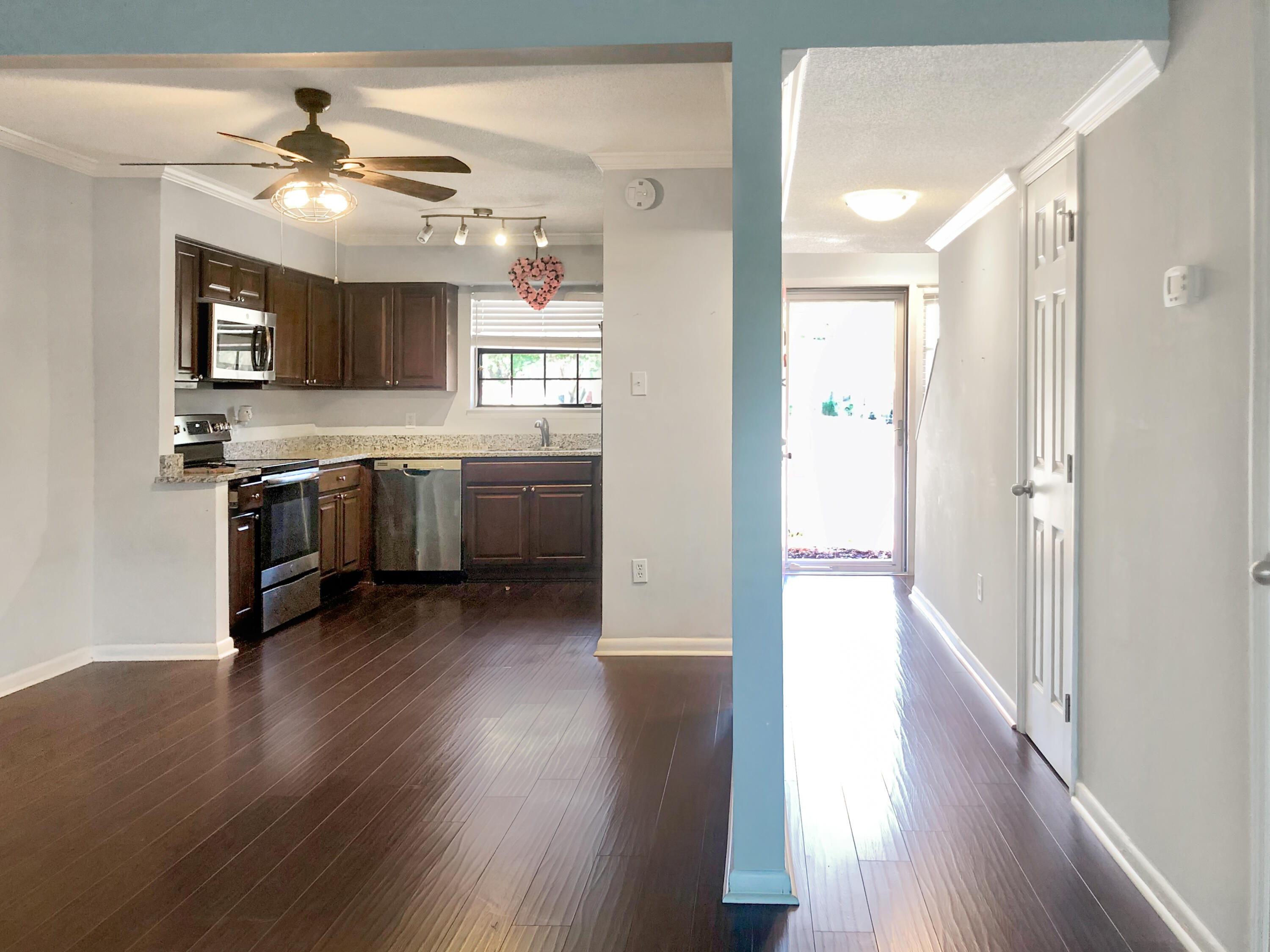 2362 Parsonage Road, Unit 2D Charleston, SC 29414 - Photo 3 of 18 17E84790-D6EE-44A5-BAF1-B35EBF54C32F
