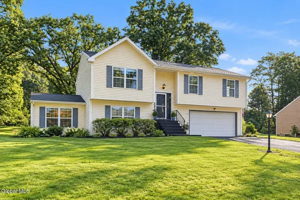 $437,777 | 315 Consaul Road, Colonie, NY 12309