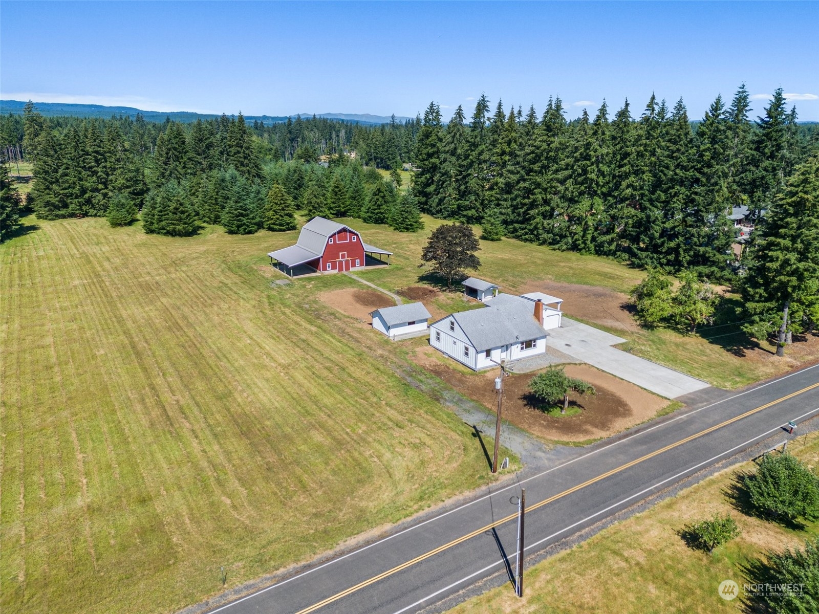 204 Monroe Road Winlock, WA 98596 - Photo 1 of 38 a view of a outdoor space