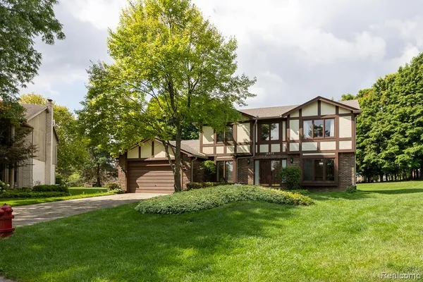 $3,000 | 6275 Fairbrook Court, West Bloomfield, MI 48322