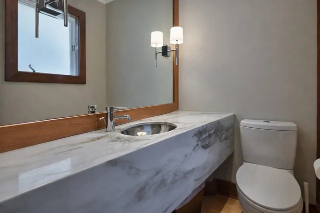 $6,100 | 419 West Briar Place, Unit B, Chicago, IL 60657