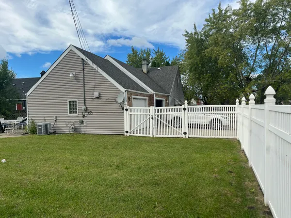 $1,899 | 3507 West 20th Avenue, Gary, IN 46404