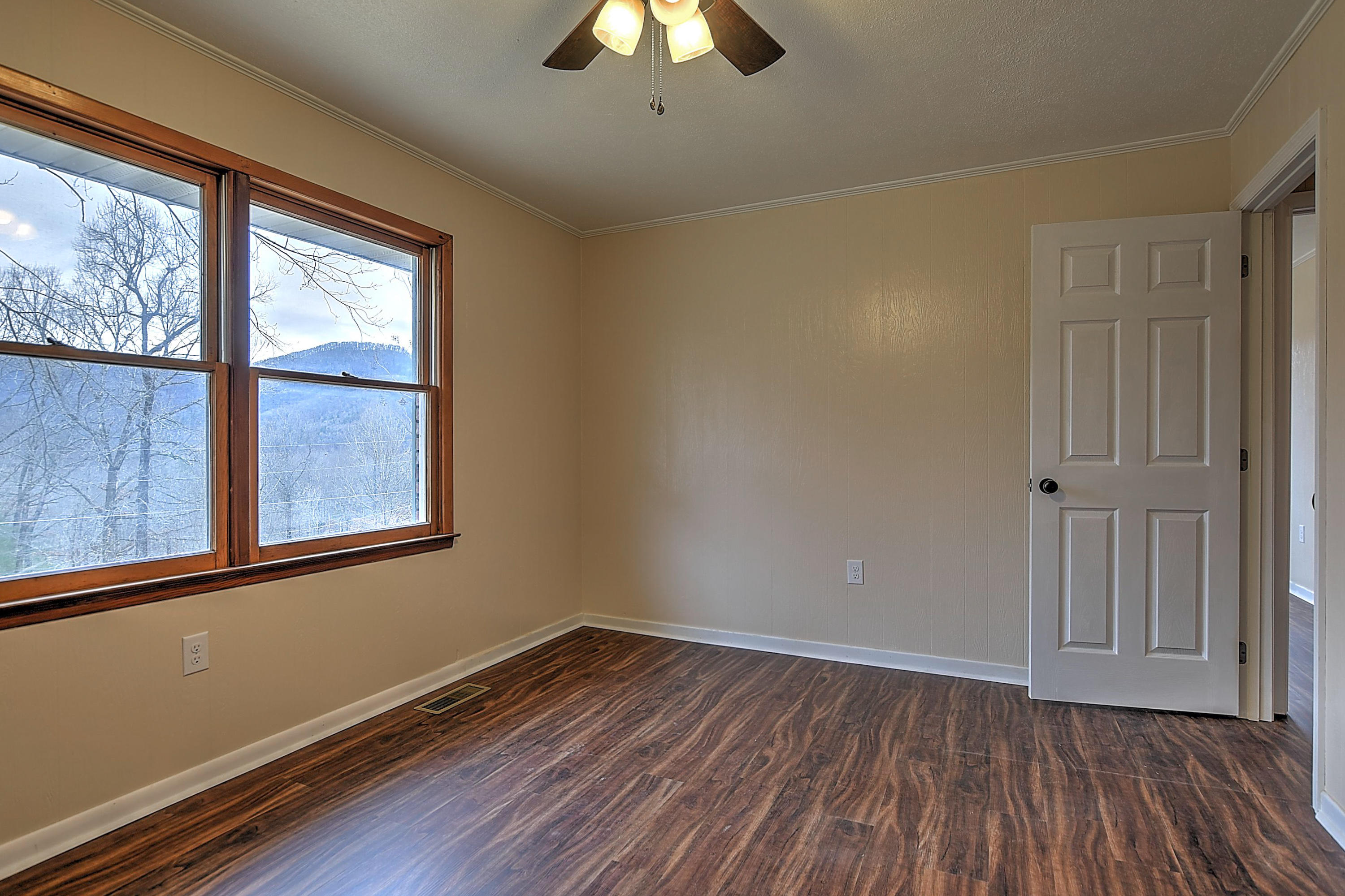 128 Timber Ridge Road Erwin, TN 37650 - Photo 20 of 31 128 Timber Ridge-20