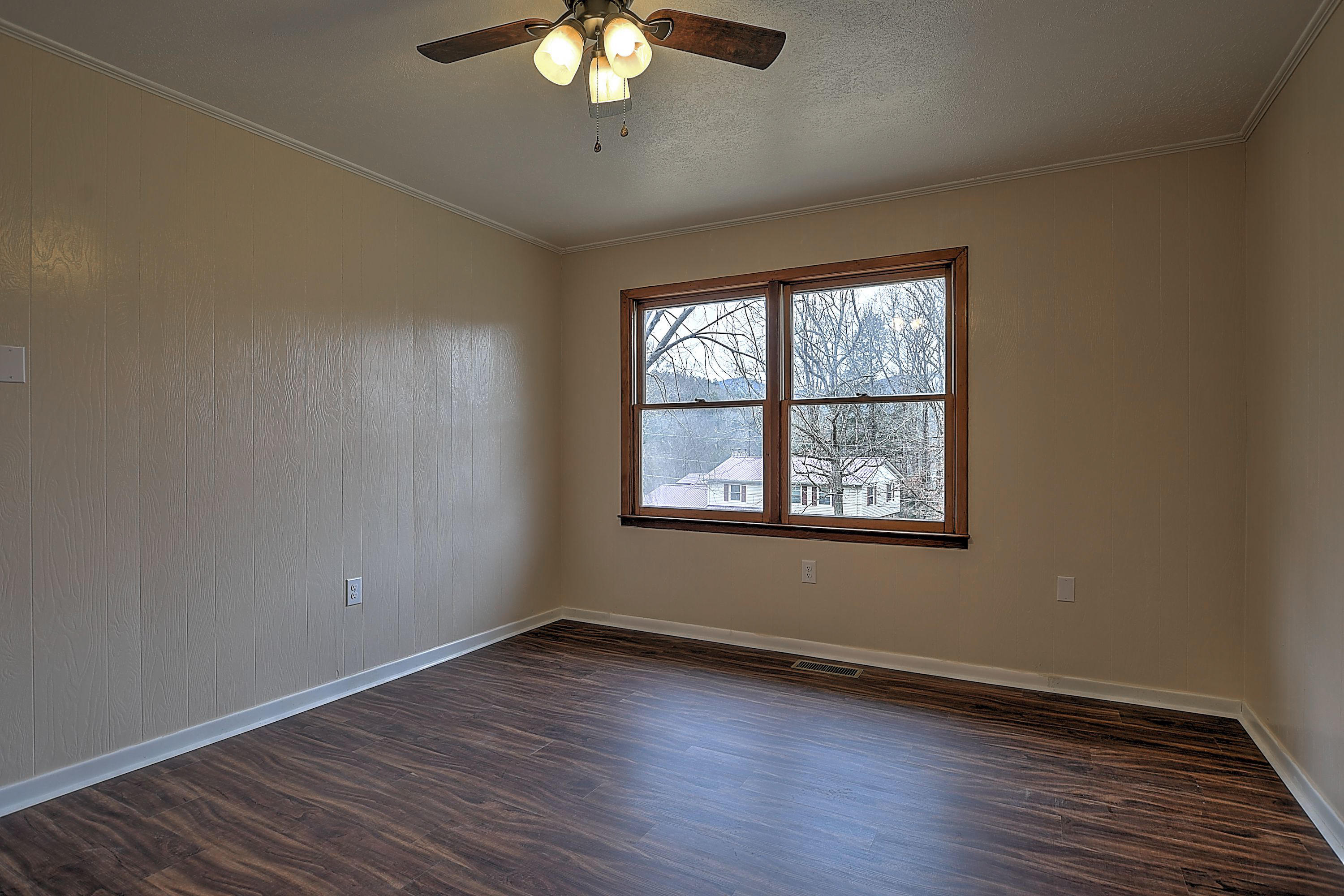 128 Timber Ridge Road Erwin, TN 37650 - Photo 22 of 31 128 Timber Ridge-22