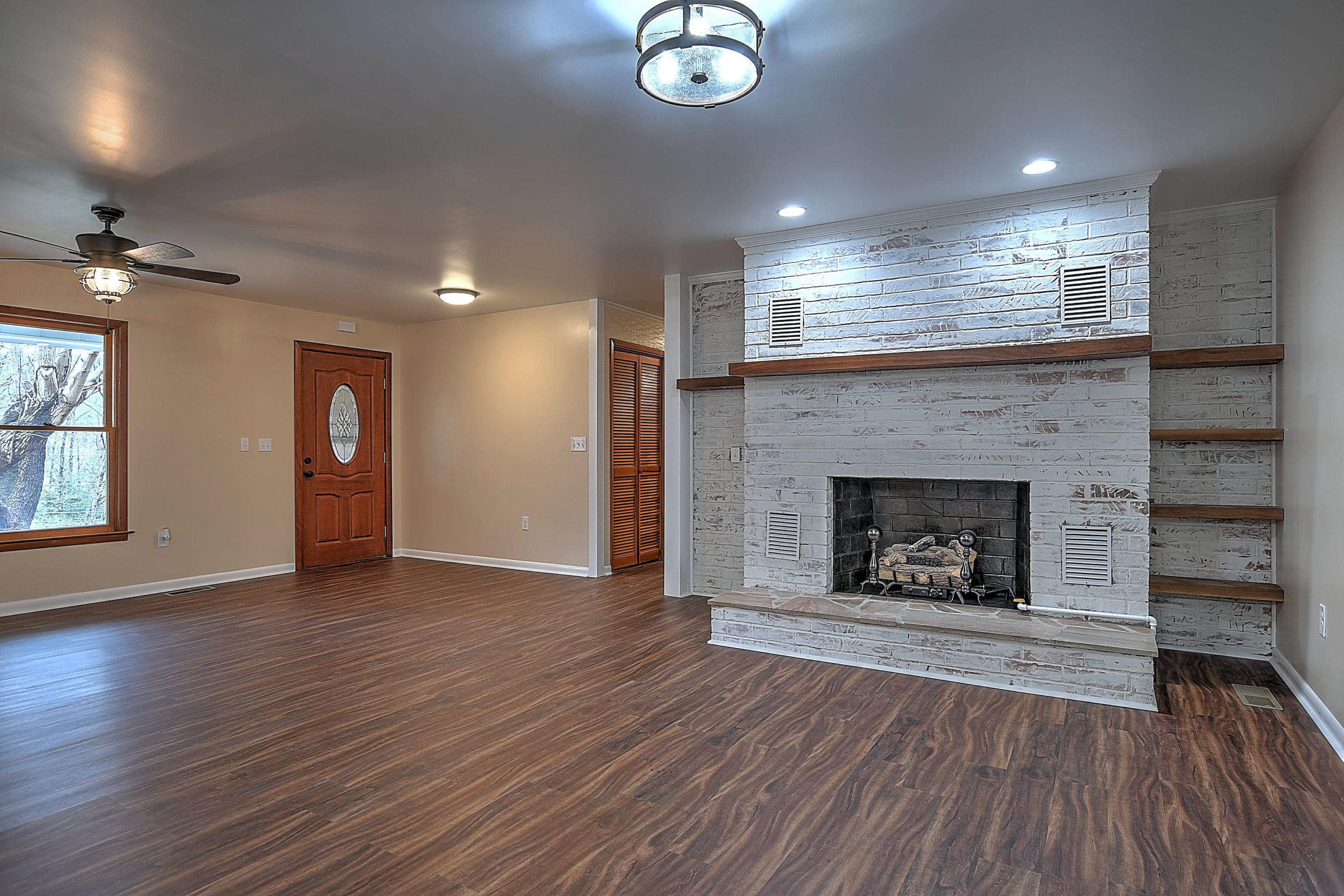 128 Timber Ridge Road Erwin, TN 37650 - Photo 10 of 31 128 Timber Ridge-10
