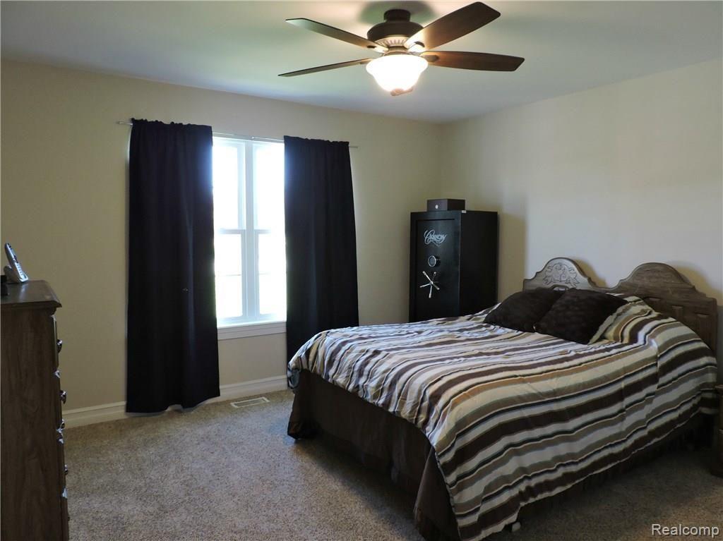 5420 East Carpenter Road Flint, MI 48506 - Photo 31 of 48 DSCN1543.jpg