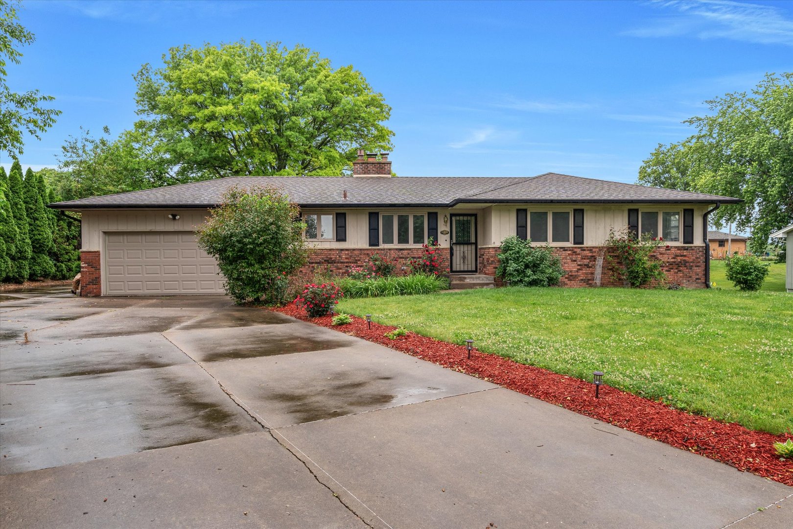 11822 3rd Street Milan, IL 61264 - Photo 1 of 45