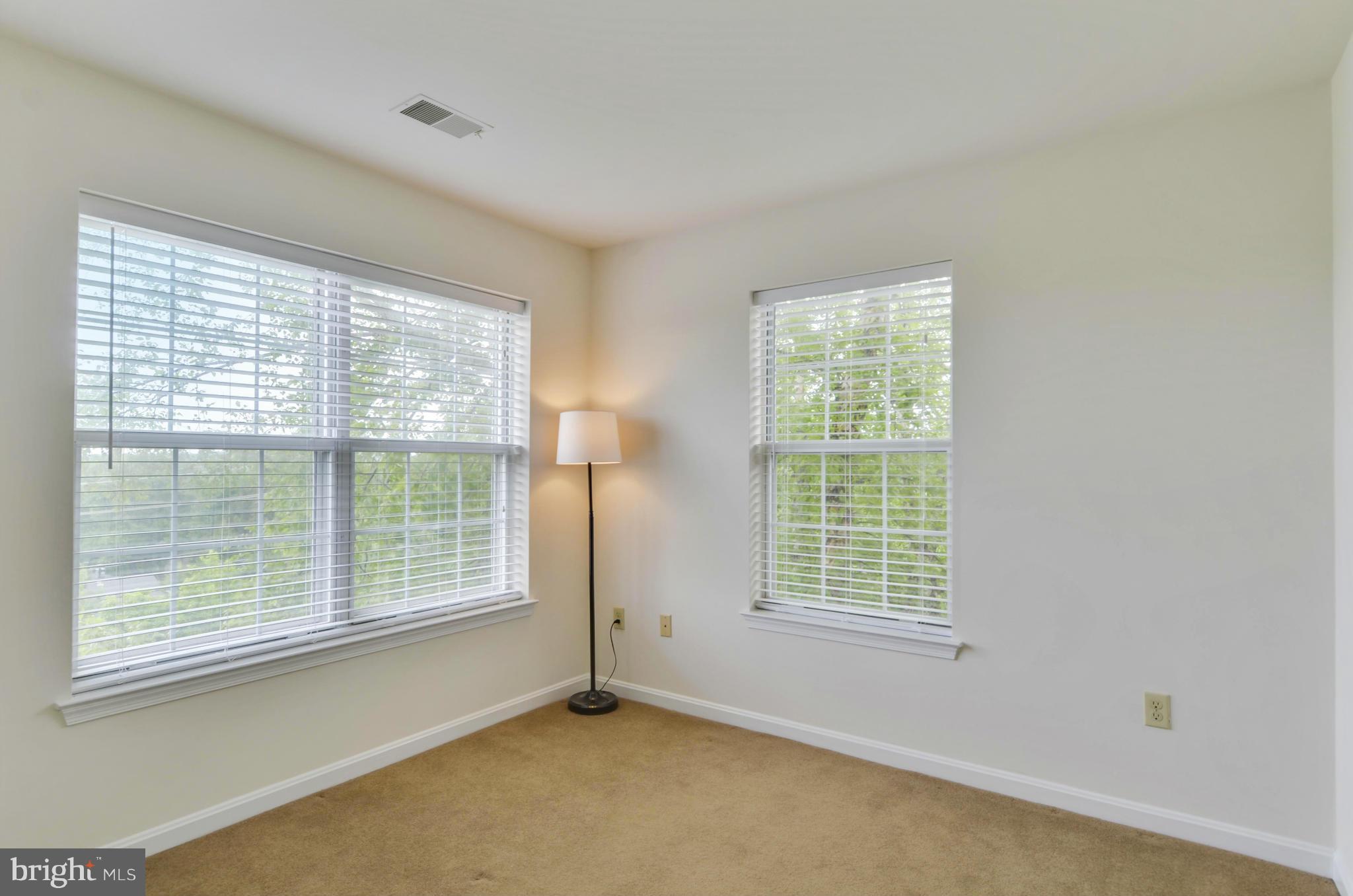 304 Ridgepoint Place, Unit 24 Gaithersburg, MD 20878 - Photo 17 of 30 2nd Bedroom