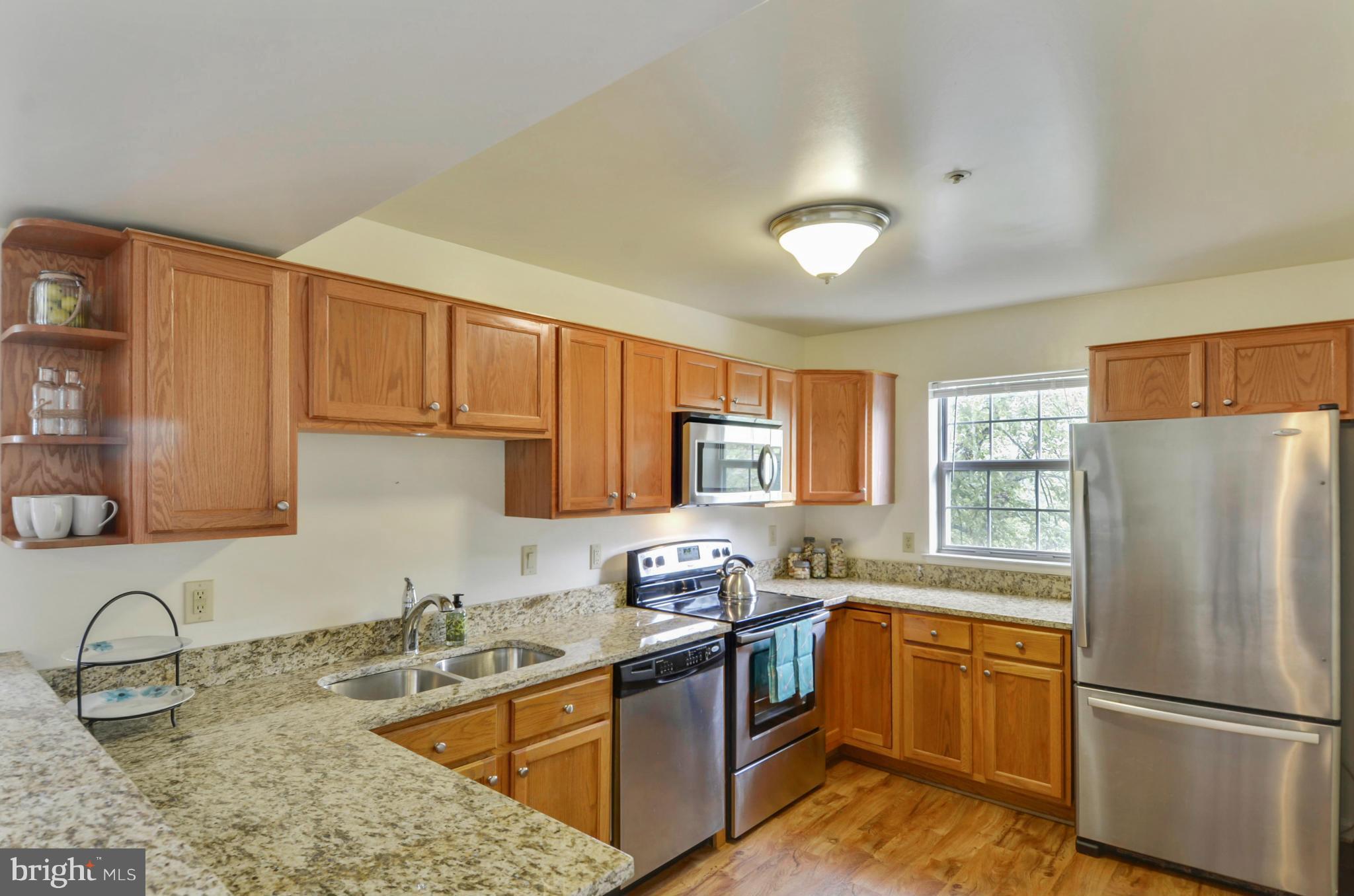 304 Ridgepoint Place, Unit 24 Gaithersburg, MD 20878 - Photo 9 of 30 Kitchen