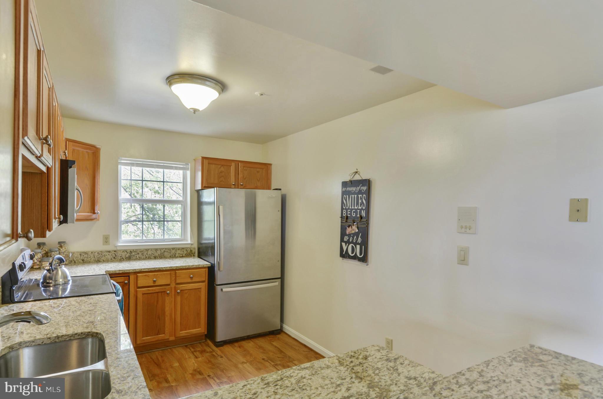 304 Ridgepoint Place, Unit 24 Gaithersburg, MD 20878 - Photo 10 of 30 Kitchen