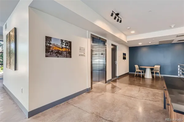 $2,358 | 4900 West 29th Avenue, Unit 211, Denver, CO 80212