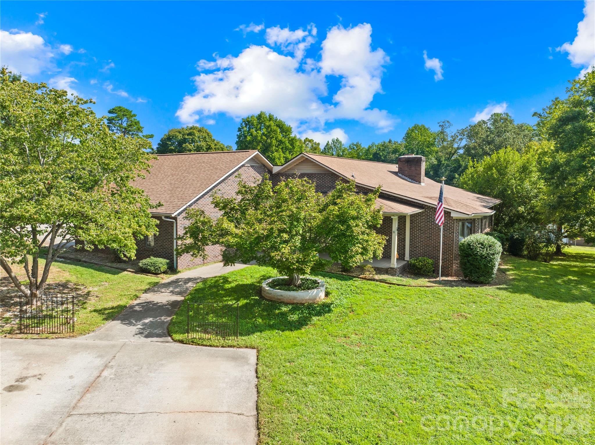 250 Tanner Street Rutherfordton, NC 28139 - Photo 4 of 38 Gallery Image 4