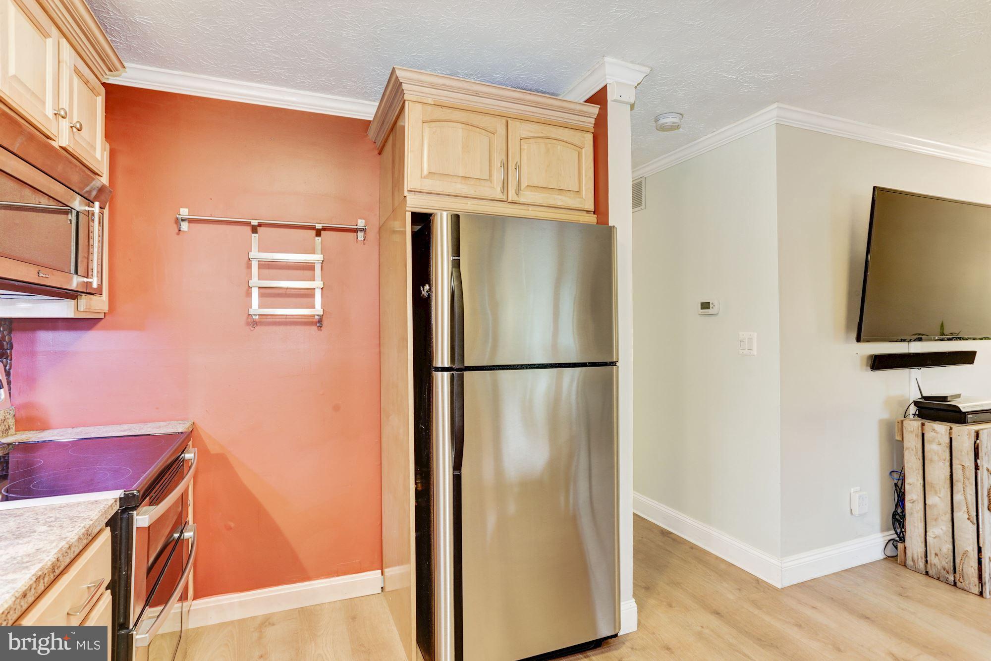 8433 Kenton Road Pasadena, MD 21122 - Photo 9 of 24 Kitchen