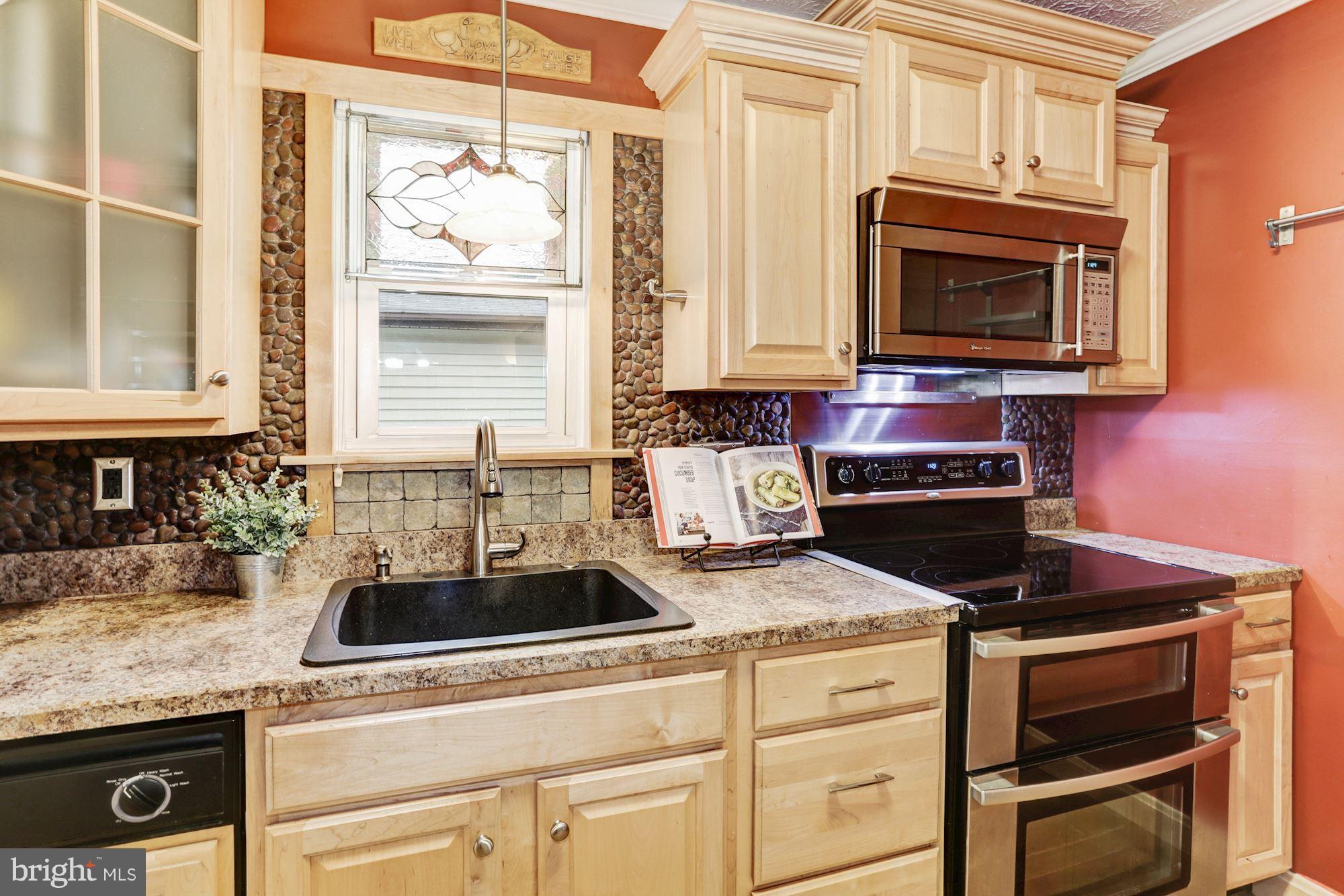 8433 Kenton Road Pasadena, MD 21122 - Photo 10 of 24 Kitchen