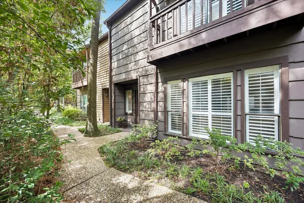 $229,000 | 11711 Memorial Drive, Unit 17, Houston, TX 77024