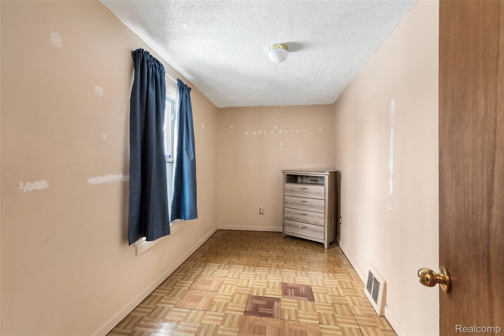 181 Harrison Street Pontiac, MI 48341 - Photo 10 of 15 Bedroom