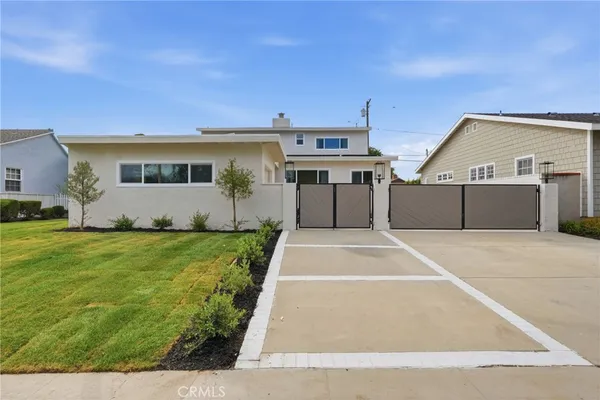 $1,650,000 | 3675 Palo Verde Avenue West, Long Beach, CA 90808