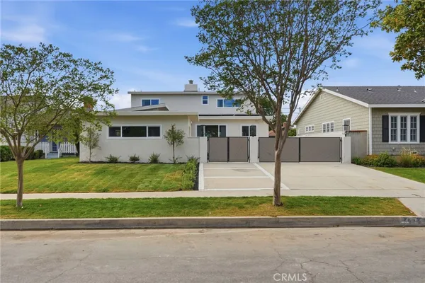 $1,650,000 | 3675 Palo Verde Avenue West, Long Beach, CA 90808
