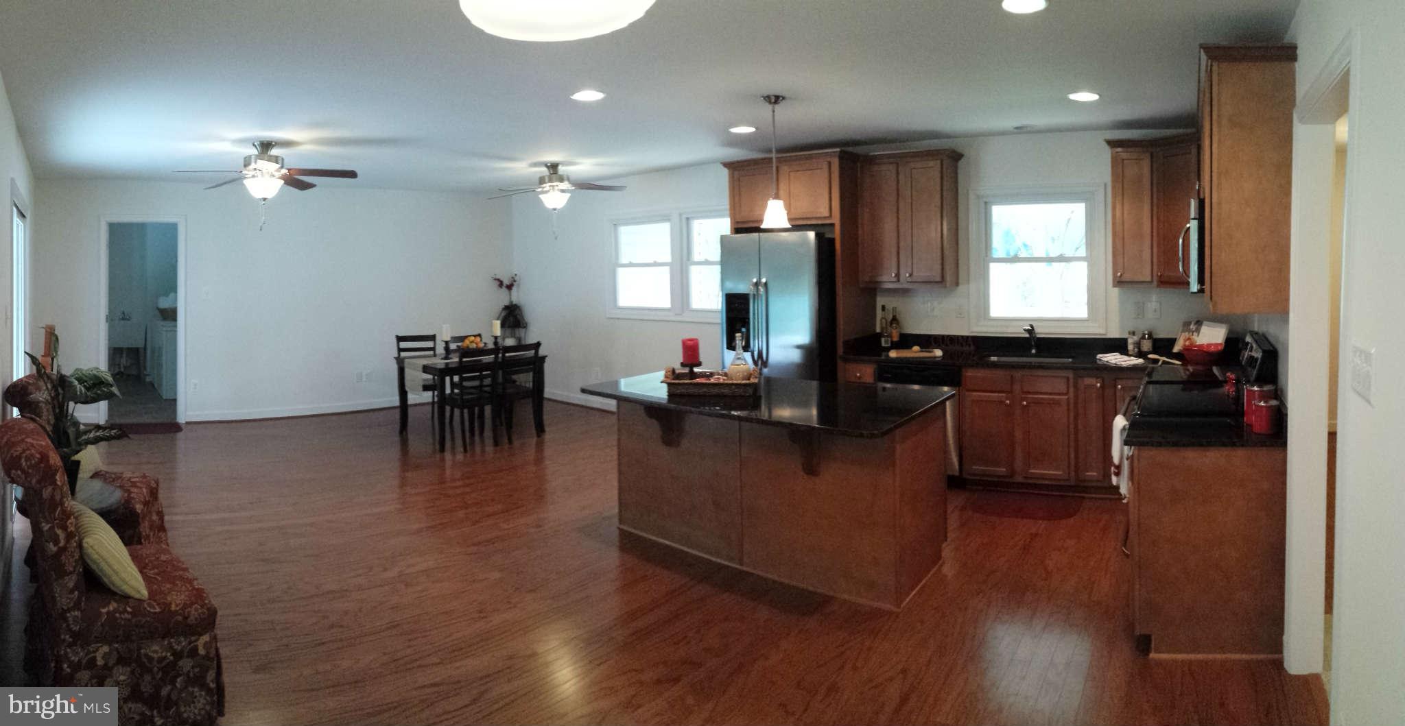 8911 Royal Ridge Lane Laurel, MD 20708 - Photo 11 of 27 Family Room
