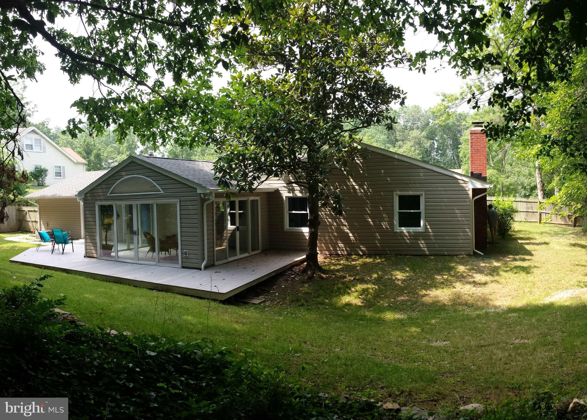 8911 Royal Ridge Lane Laurel, MD 20708 - Photo 17 of 27 Exterior Rear