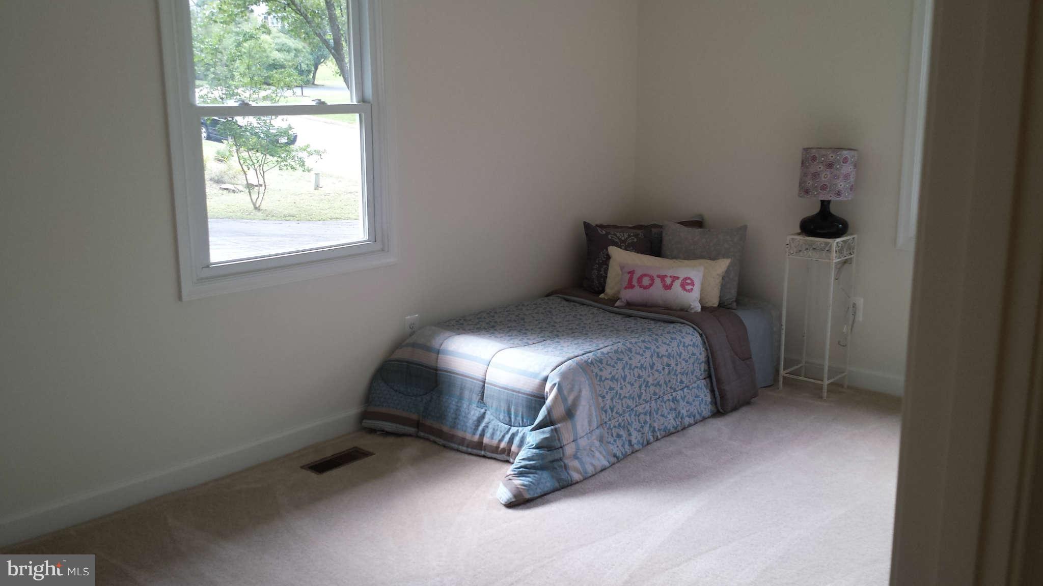 8911 Royal Ridge Lane Laurel, MD 20708 - Photo 22 of 27 Bedroom