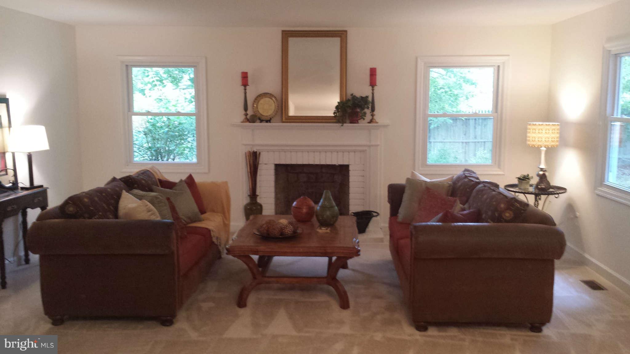 8911 Royal Ridge Lane Laurel, MD 20708 - Photo 27 of 27 Living Room