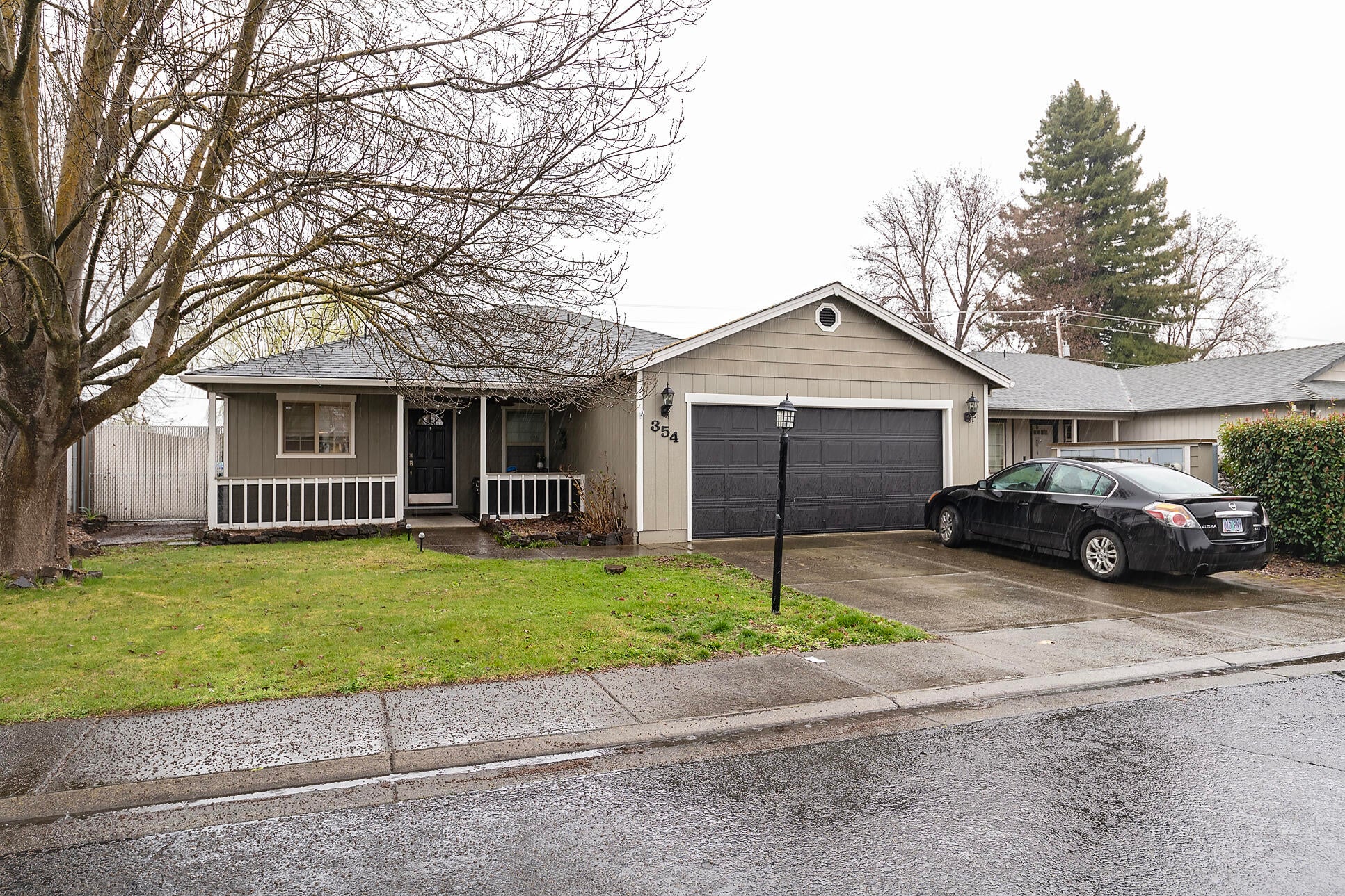 354 Sandi Way Eagle Point, OR 97524 - Photo 1 of 13 Front of house