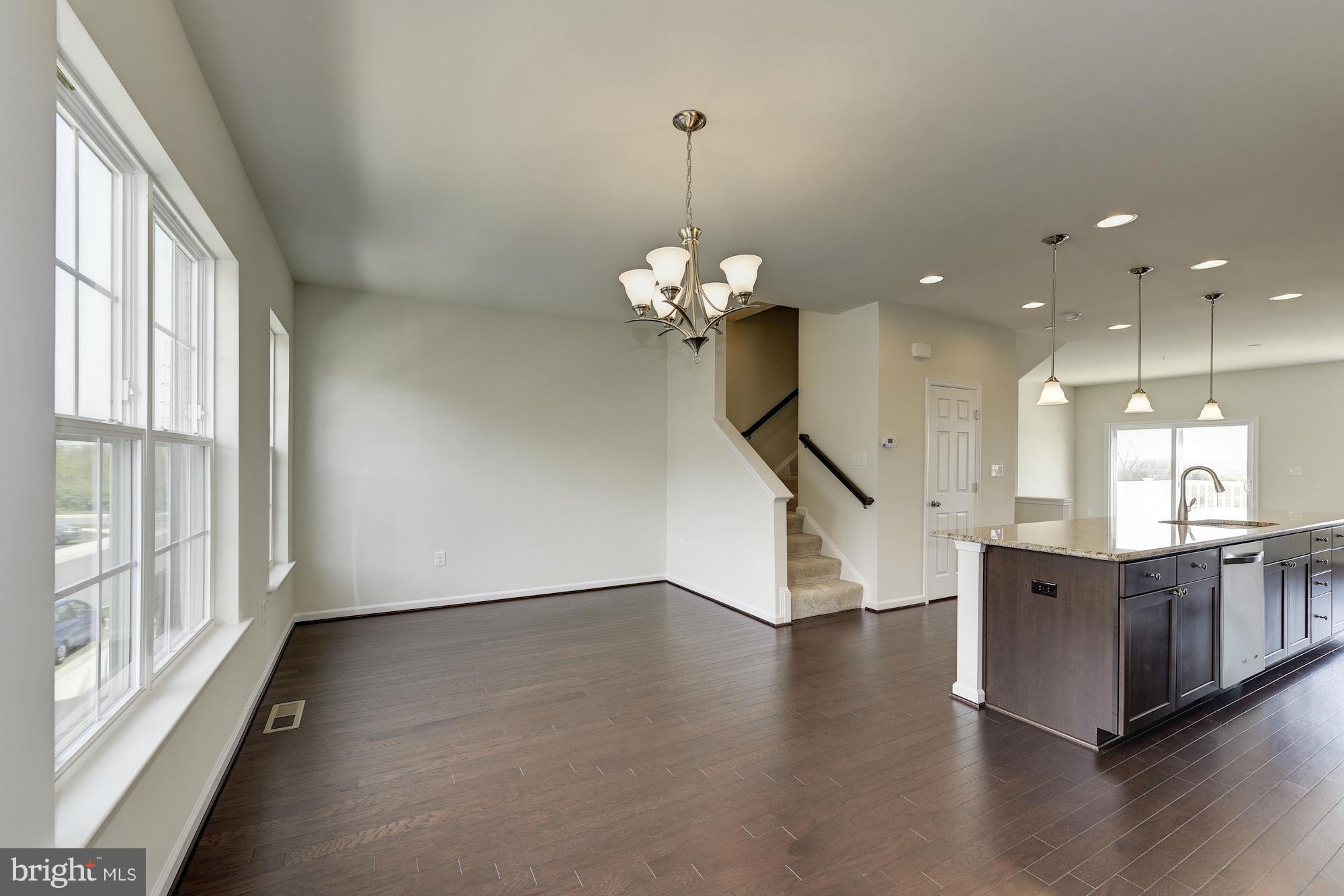 6253 Ritter Drive Frederick, MD 21703 - Photo 11 of 30 Living Room