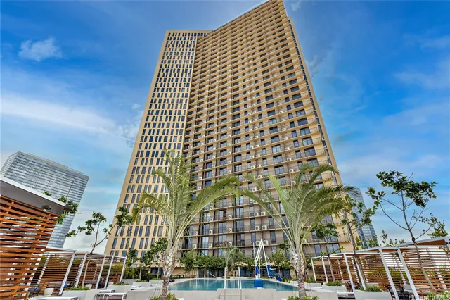 $585,000 | 987 Queen Street, Unit 1806, Honolulu, HI 96814
