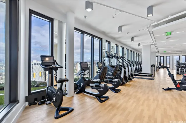 $585,000 | 987 Queen Street, Unit 1806, Honolulu, HI 96814