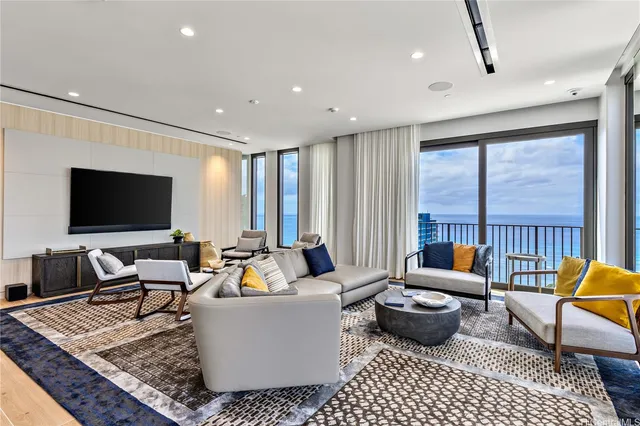 $585,000 | 987 Queen Street, Unit 1806, Honolulu, HI 96814