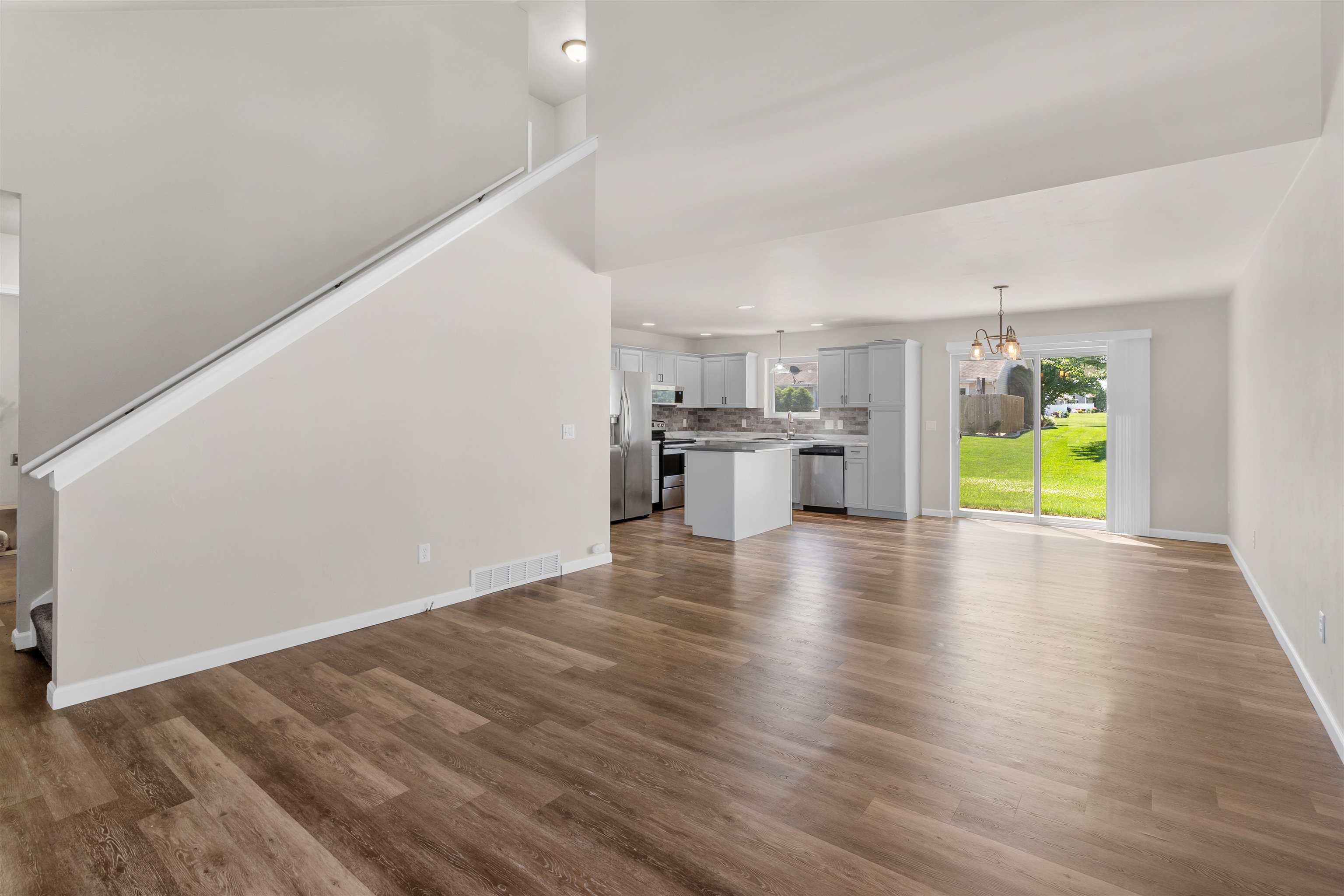 609 Creekview Lane Appleton, WI 54915 - Photo 4 of 21