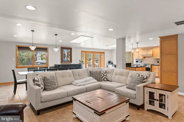 $900,000 | 903 Germantown Pike, Plymouth Meeting, PA 19462