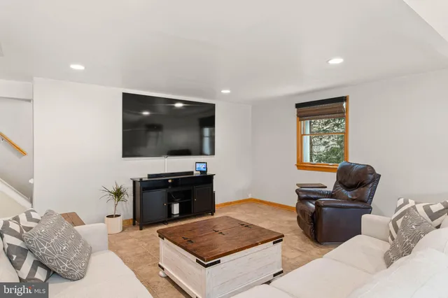 $900,000 | 903 Germantown Pike, Plymouth Meeting, PA 19462