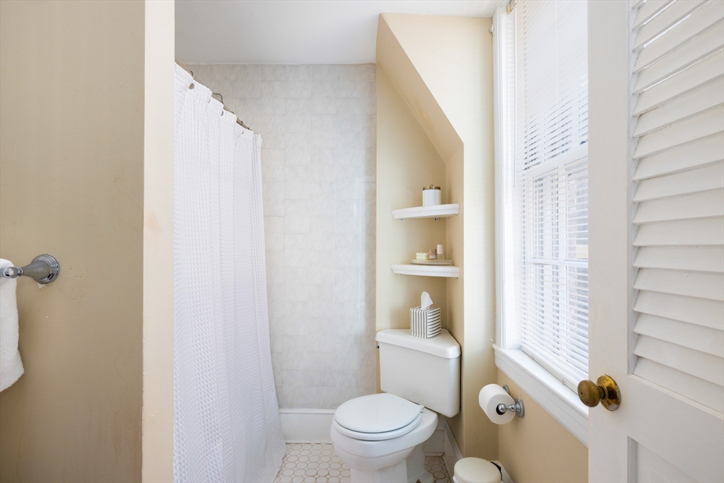 2 Derne Street Boston, MA 02114 - Photo 8 of 26
