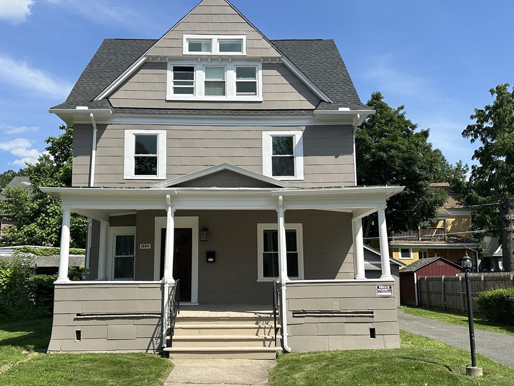 21 Mountainview Street Springfield, MA 01108 - Photo 2 of 19