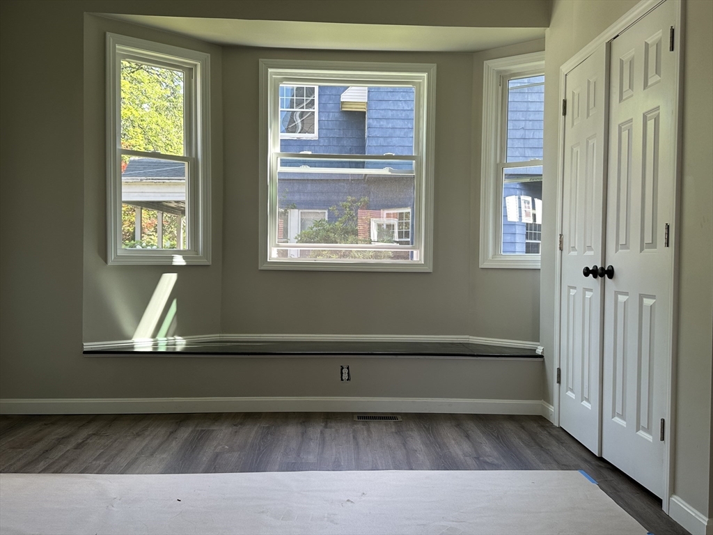 21 Mountainview Street Springfield, MA 01108 - Photo 7 of 19