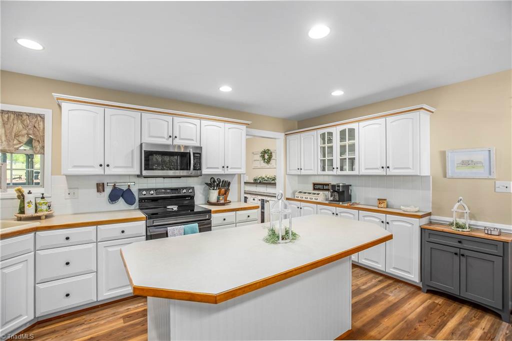 518 Juney Beauchamp Road Advance, NC 27006 - Photo 8 of 33 Kitchen