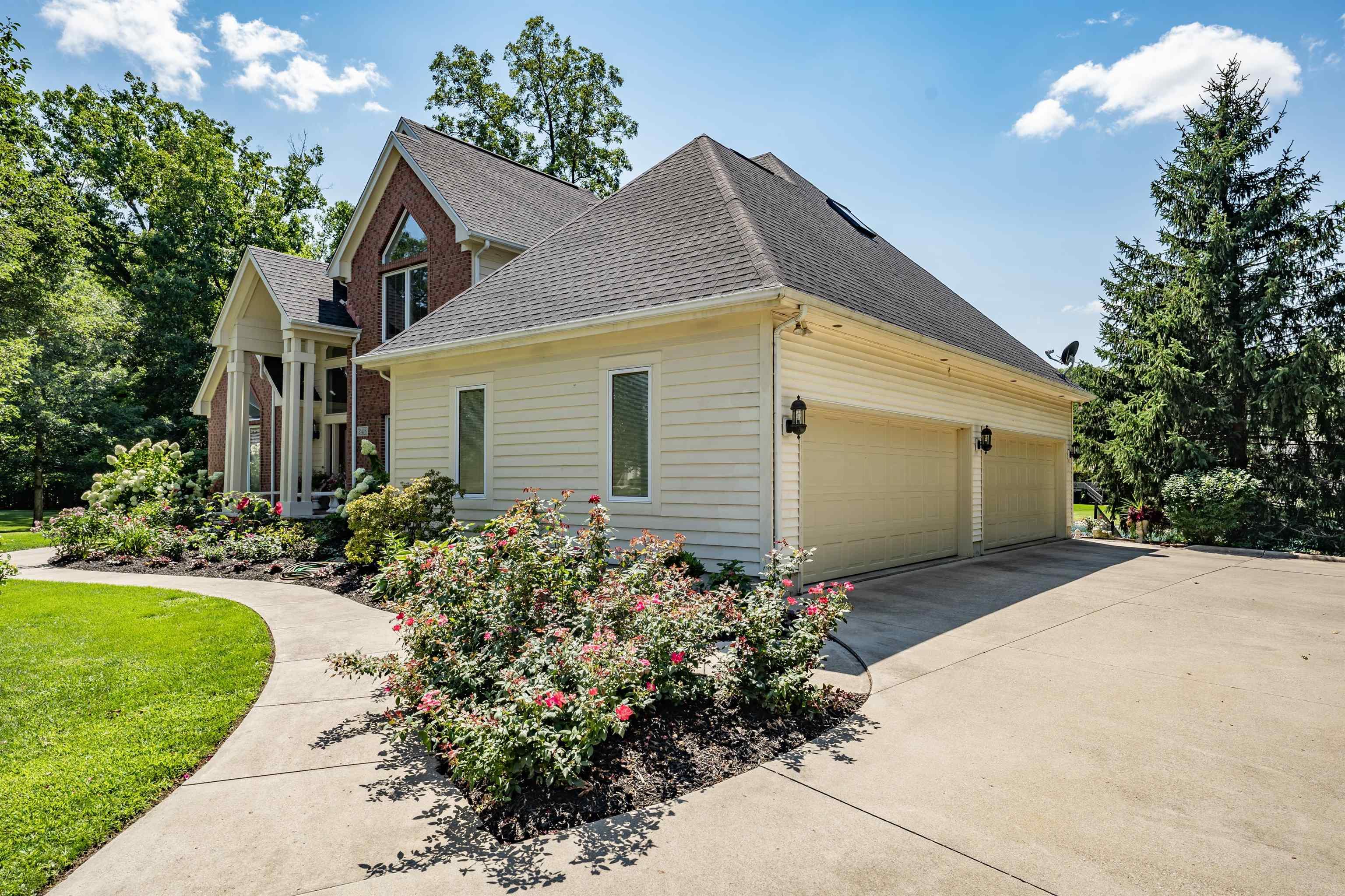 2418 Lake Ridge Drive Fort Wayne, IN 46804 - Photo 3 of 35 Gallery Image 3