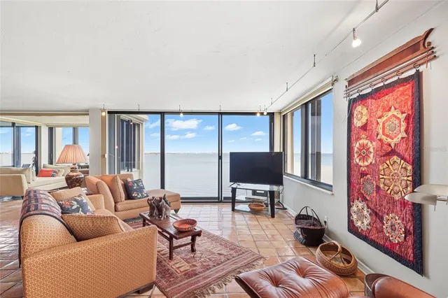 $9,650 | 97 Sunset Drive, Unit 501, Sarasota, FL 34236