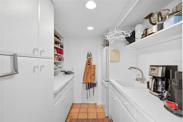 $9,650 | 97 Sunset Drive, Unit 501, Sarasota, FL 34236