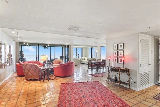 $9,650 | 97 Sunset Drive, Unit 501, Sarasota, FL 34236