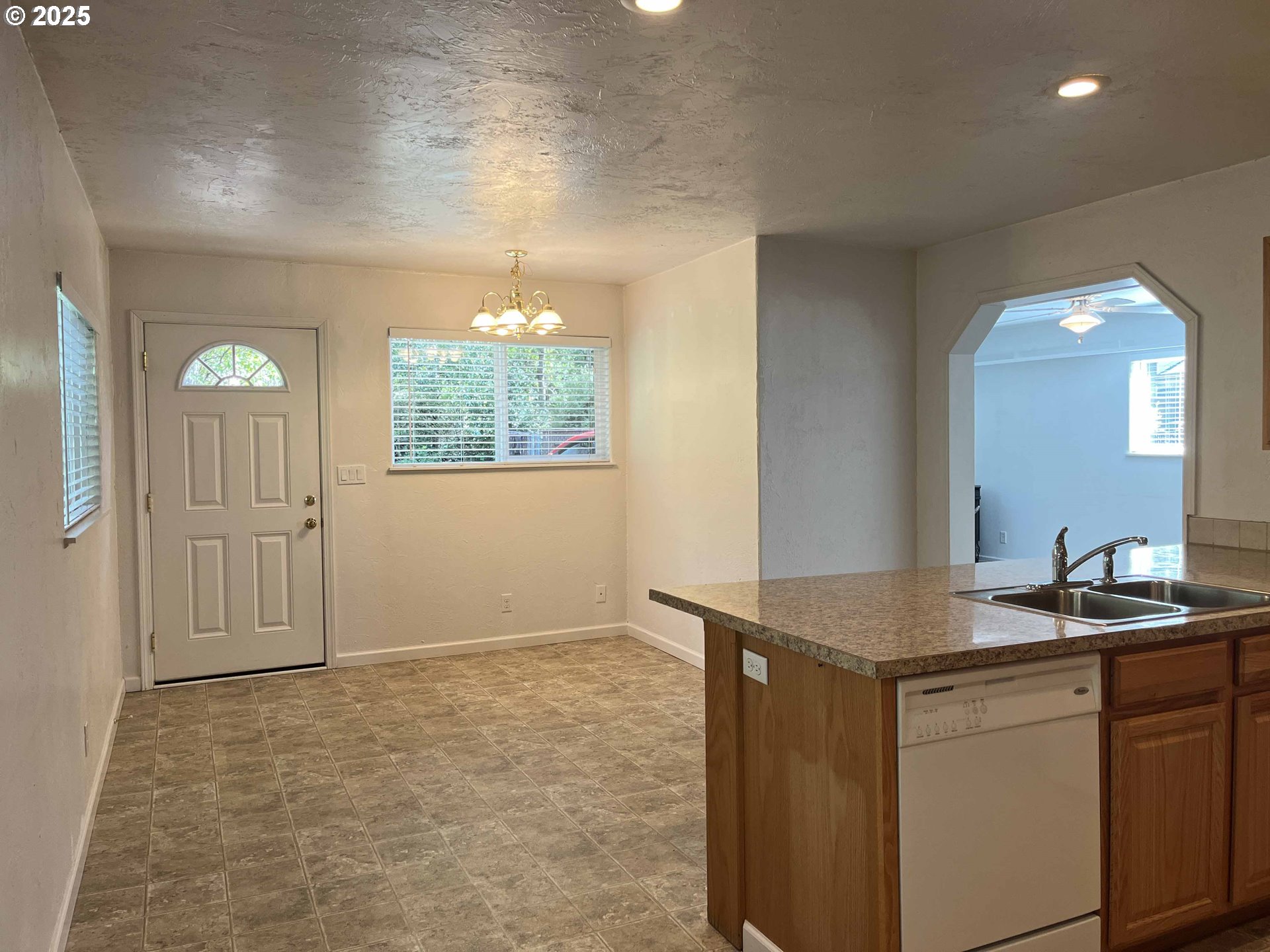 29 Easy Street Florence, OR 97439 - Photo 4 of 41