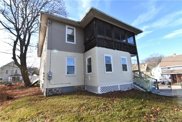 $1,450 | 166 6th Avenue, Unit 1, Woonsocket, RI 02895