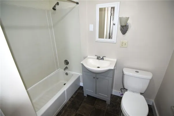 $1,450 | 166 6th Avenue, Unit 1, Woonsocket, RI 02895