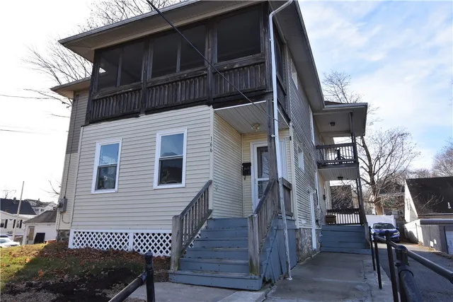 $1,450 | 166 6th Avenue, Unit 1, Woonsocket, RI 02895