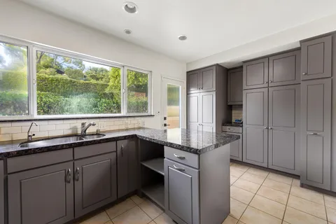$2,695,000 | 1811 Prospect Avenue, Santa Barbara, CA 93103