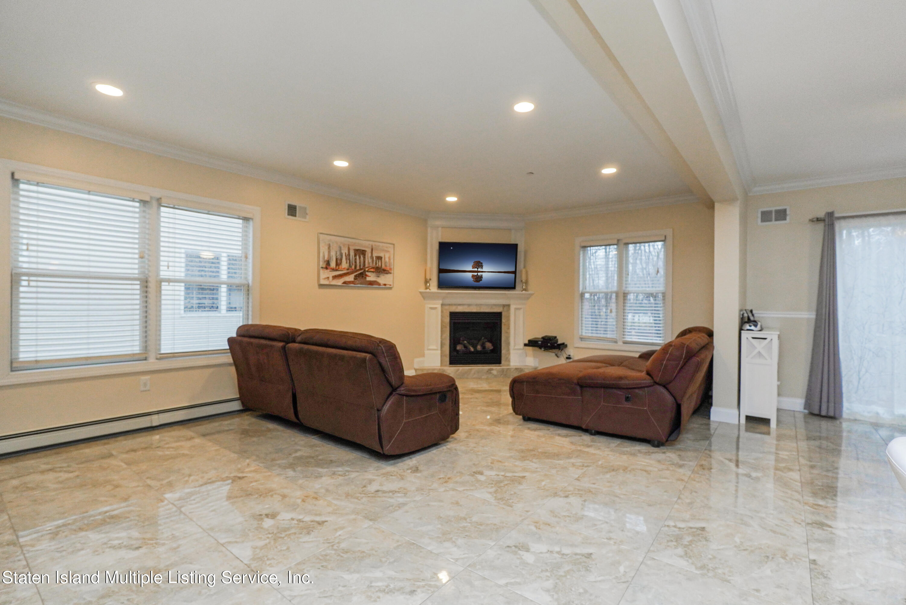 43 Brookside Loop Staten Island, NY 10309 - Photo 17 of 58 Photo Jun 18 2019, 3 53 07 PM